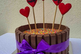 KitKat Mothers Day Cake