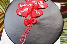 XOXO Love Cake