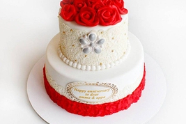 2 Storey Anniversary Cake 1