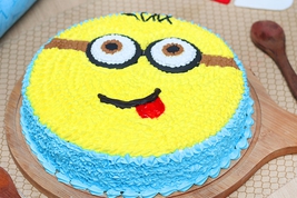 goofy minion cake